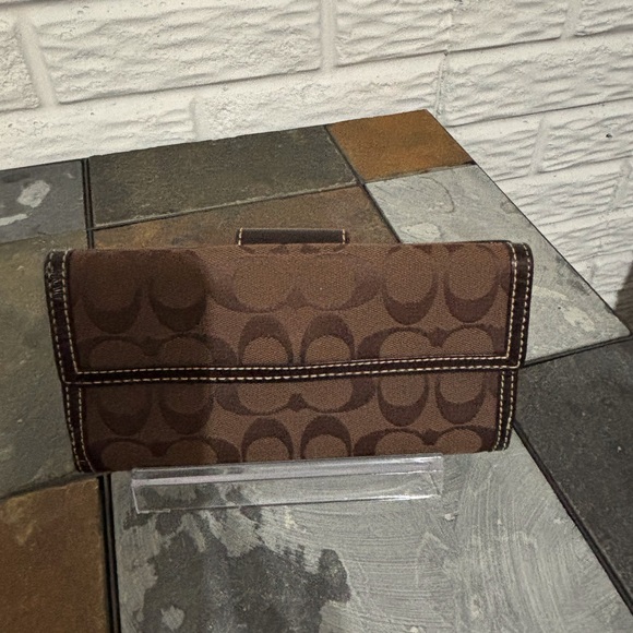 Beautiful Chocolate colored Coach Wallet with a silver opener. - Picture 5 of 7